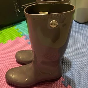 Ugg rain boots size 8 worn